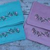 Mintgroene of oudroze keukenhanddoek en theedoek met bloemen, oud roze niet meer leverbaar!