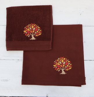 Keukenhanddoek en theedoek in donkerbruin met boom in herfst kleuren