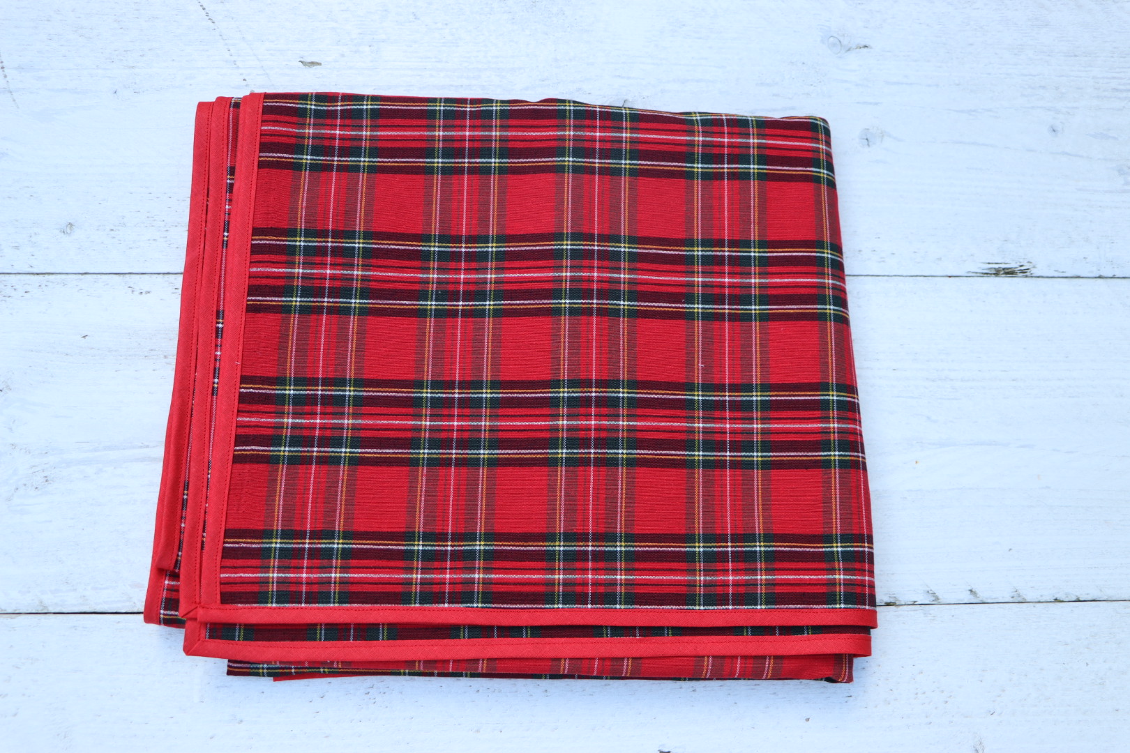 Rood tafelkleed in verschillende lengtes -grote ruit(laatste stof, niet meer leverbaar) Textielfeest