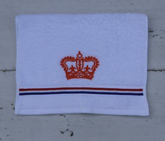 Wit gastendoekje met oranje kroontje en rood-wit-blauw-lint