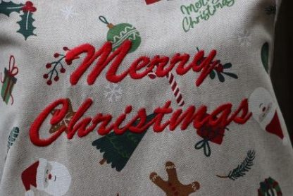 Kerst keukenschort met  kerstballen, sokken, kerstman,cadeautjes en de tekst Merry Christmas - Afbeelding 4