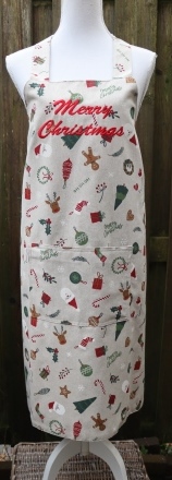Kerst keukenschort met  kerstballen, sokken, kerstman,cadeautjes en de tekst Merry Christmas