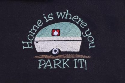 Keukenhanddoek en theedoek zwart met caravan en Home is where you park it! - Afbeelding 2