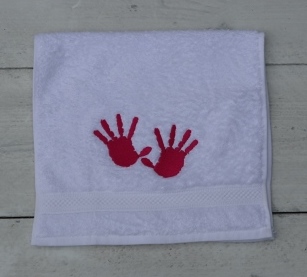 Gastendoekje wit met roze handjes (ook mogelijk om de handen in een andere kleur te laten borduren)