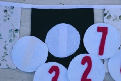 Slinger in roze,groen en wit met naam, jaar en met verwisselbare leeftijd (printjes van de vlaggen zijn soms niet meer leverbaar,wel andere printjes) - Afbeelding 3