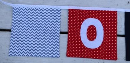 Slinger in rood,wit en blauw met naam ,is en met verwisselbare leeftijd (printjes van de vlaggen zijn soms niet meer leverbaar,wel andere printjes) - Afbeelding 3
