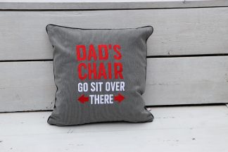 Kussen voor op de stoel of bank van je vader ! Dad’s chair go sit over there