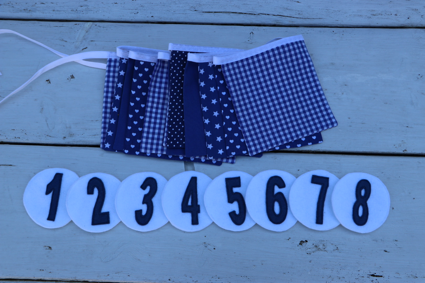 Vierkanten stoffen slinger in blauw met stippen/ruiten/sterren met de naam , verwisselbare leeftijd en jaar - Afbeelding 2