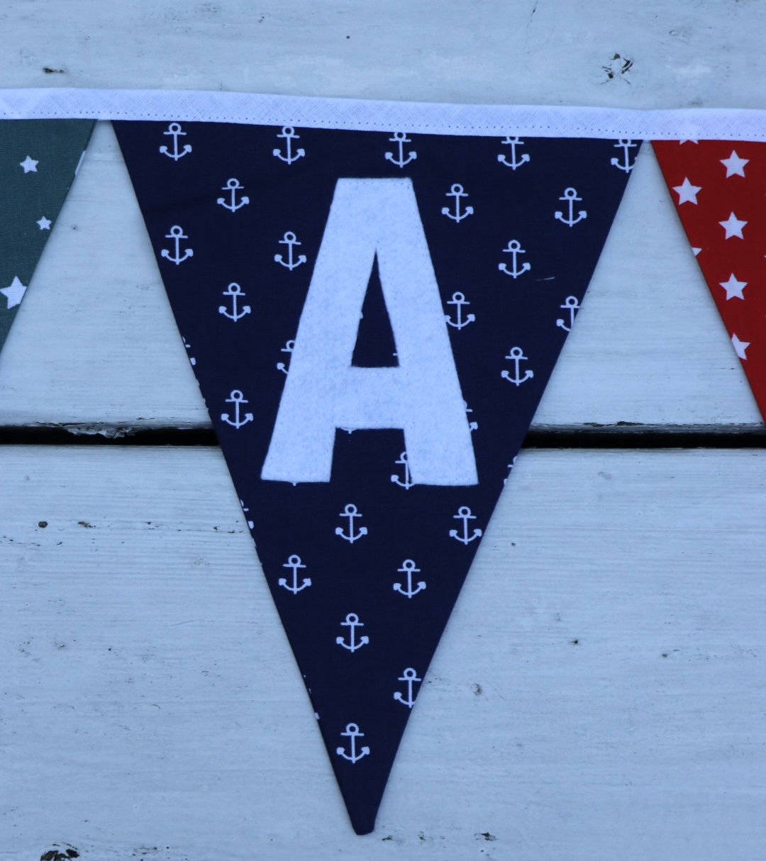 Stoffen slinger in rood, blauw en groen met naam-verwisselbaar cijfer 1-5 en jaar en extra vlaggen aan de zijkant - Afbeelding 10