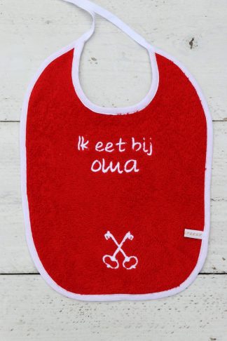 Rode slab met Ik eet bij oma en de Leidse sleutels