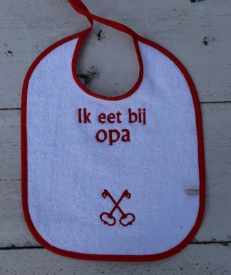 Witte slab met Ik eet bij opa en de Leidse sleutels